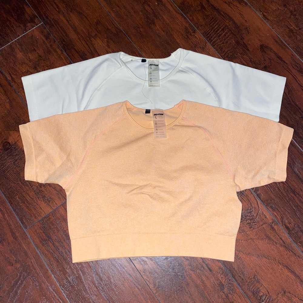 TWO Bo+Tee Seamless Crop Top